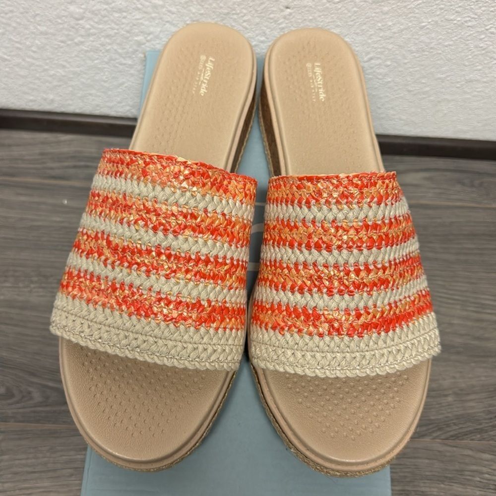 Bzees Breezy Wedge Sandal - Picture 3 of 7